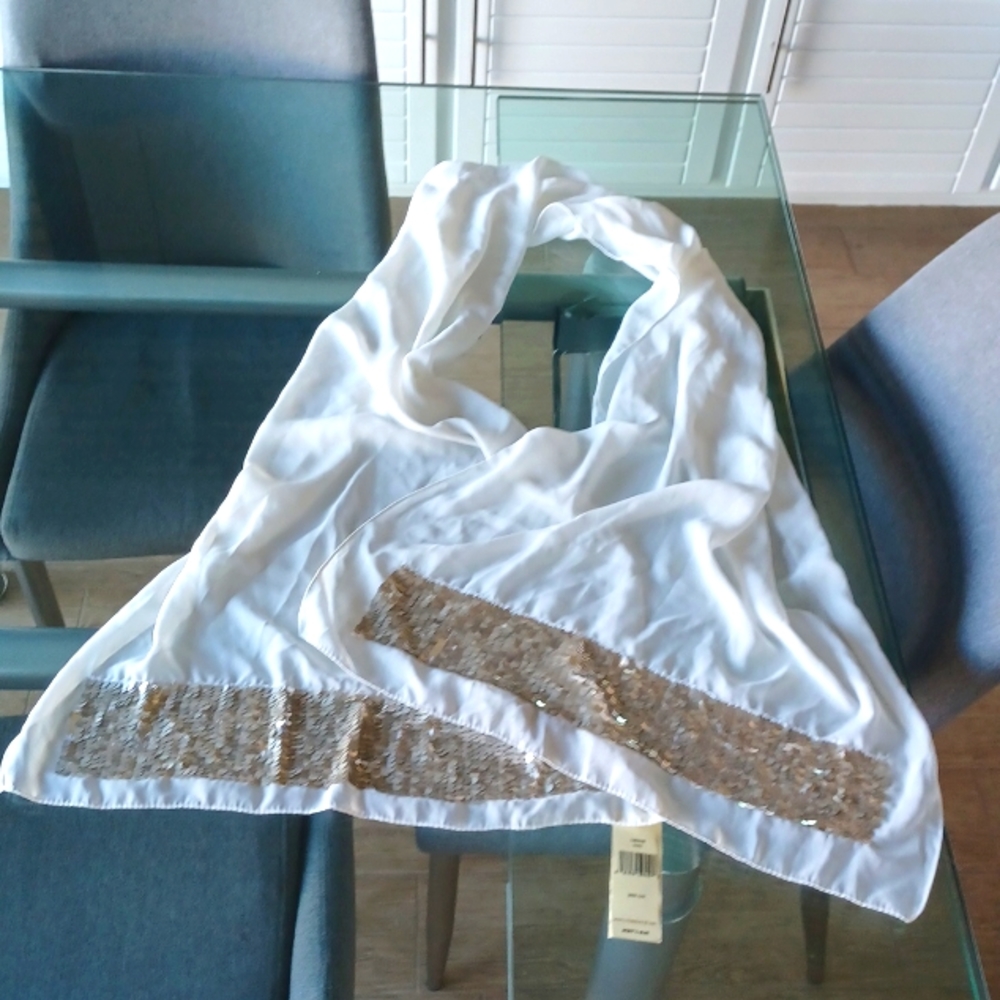 Collection 18 Scarf or Shawl